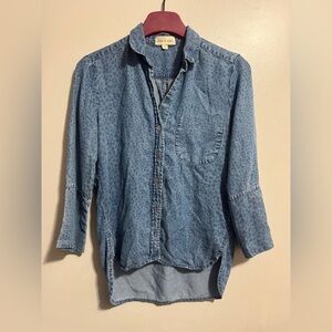 Anthropologie Cloth & Stone Denim Patterned Long Sleeve Shirt
Woman’s Size XS